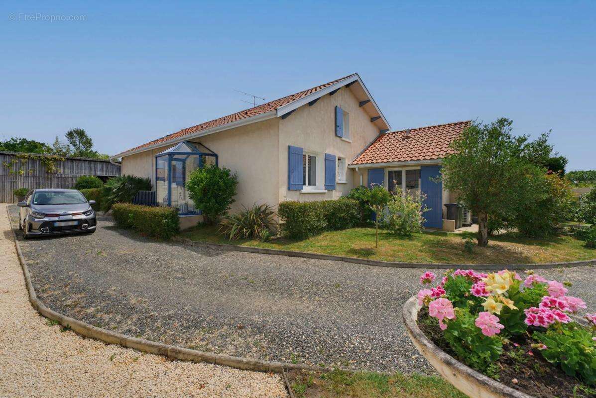 Maison familiale avec piscine à Gradignan - photo 23