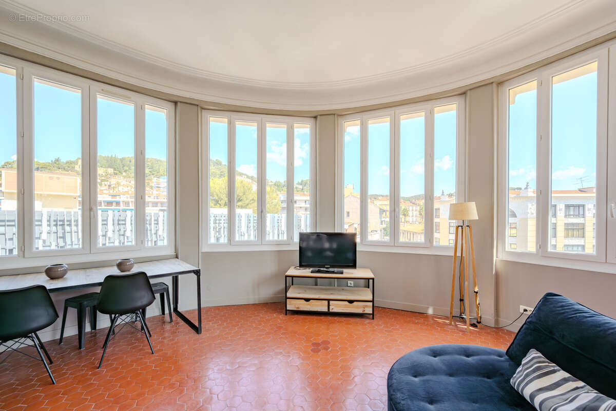 Appartement à HYERES