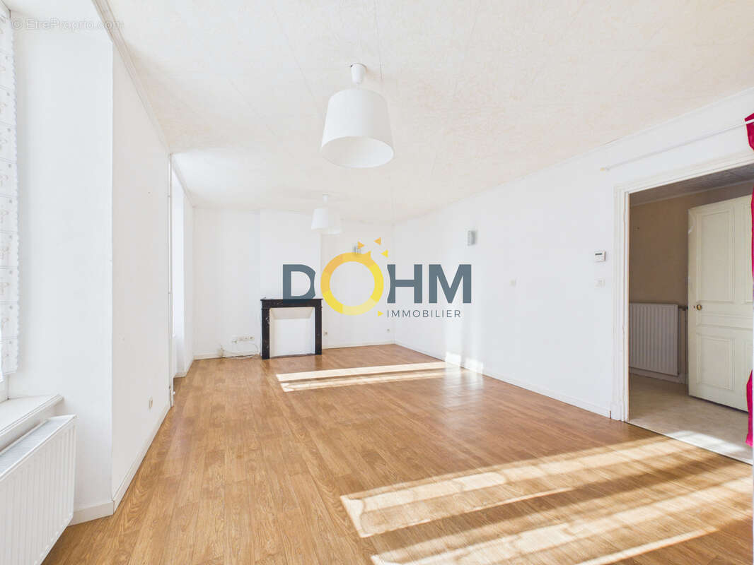 Paulhaguet   Maison de bourg avec garage, grange et cour de 40 m2, idéale pour investissement locatif. - photo 4
