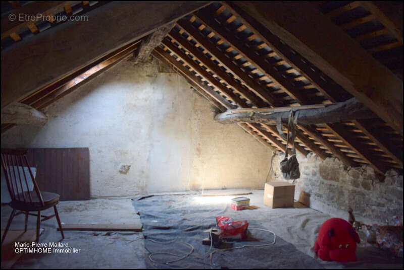 Maison à ROYERE-DE-VASSIVIERE