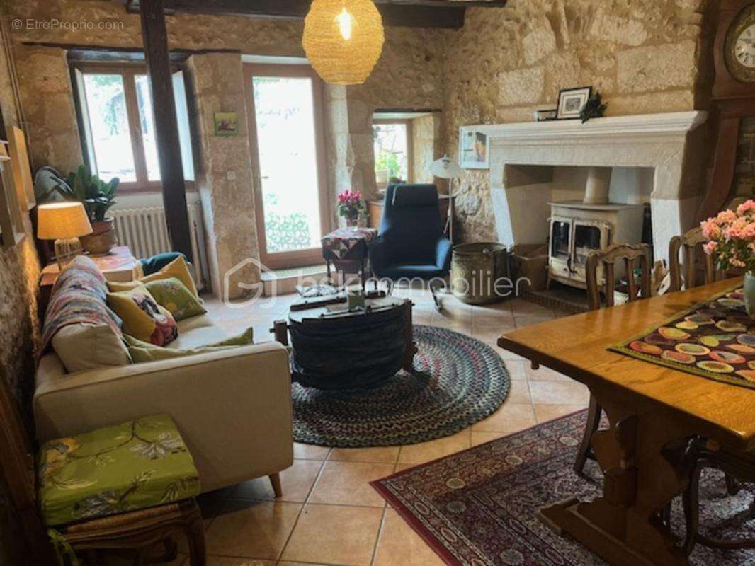 Maison de village avec extérieur - photo 9