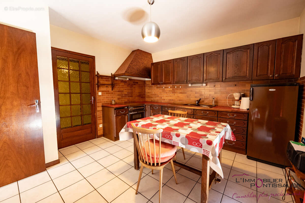 Maison à ROCHEJEAN