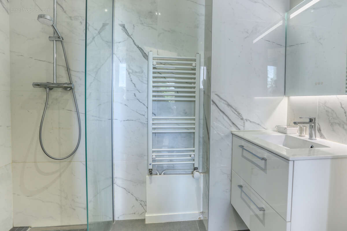 SAINT MAUR DES FOSSES Magnifique appartement comme une maison avec jardin - photo 12