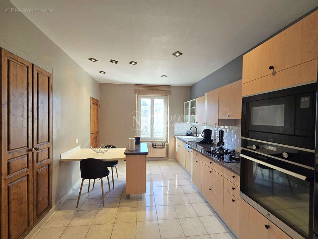 Immeuble haussmannien de 400m² APT - photo 4