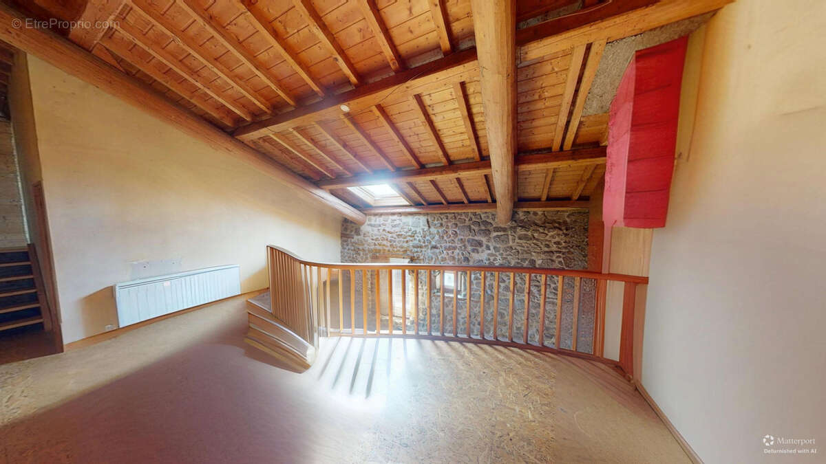 Maison en pierre de 177 m2 terrain de 130 m2 sur les hauteur de Bas en Basset - photo 5