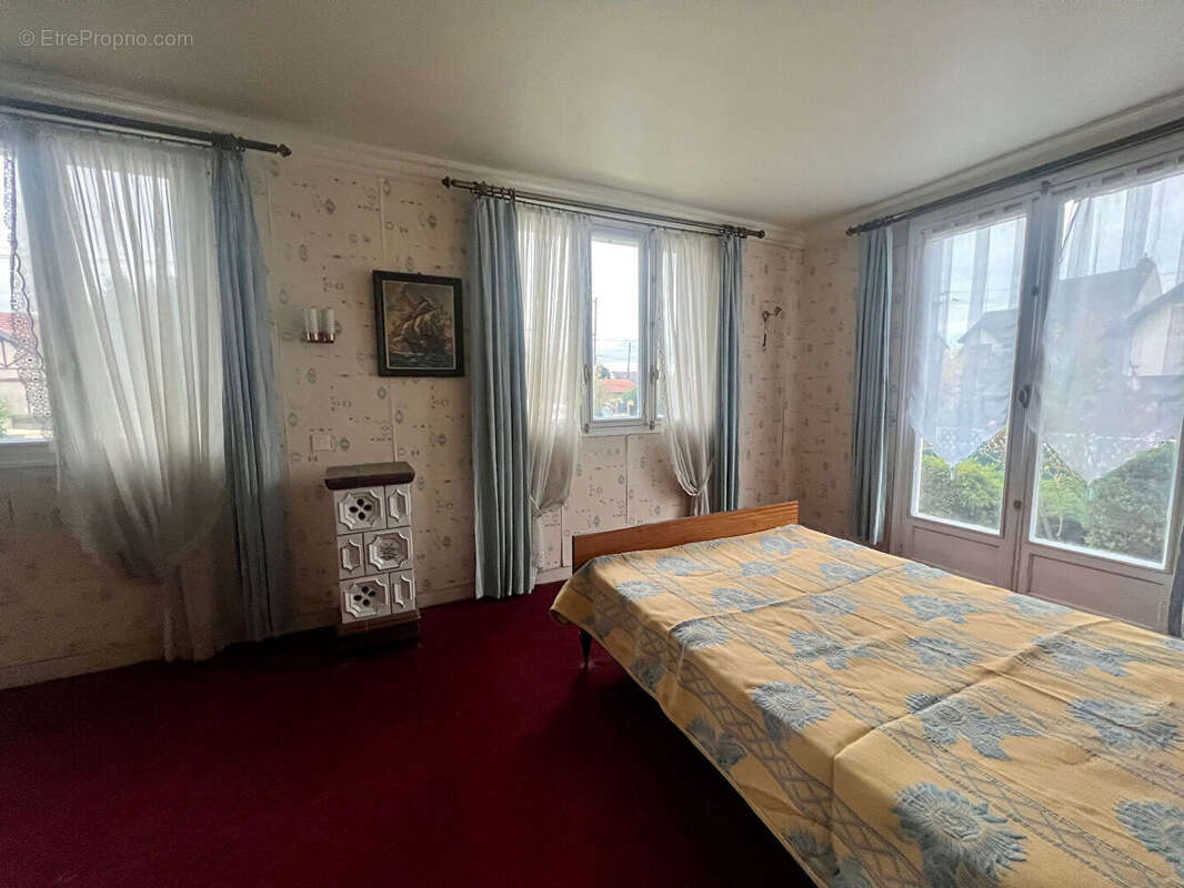 Maison à SARTROUVILLE