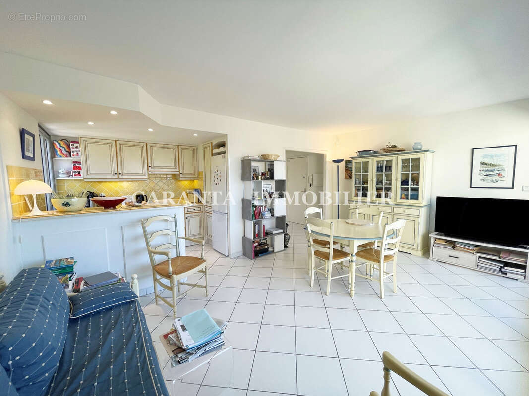 Vente appartement 3 pièces Sainte-Maxime Centre ville Vue Mer dernier étage - photo 2