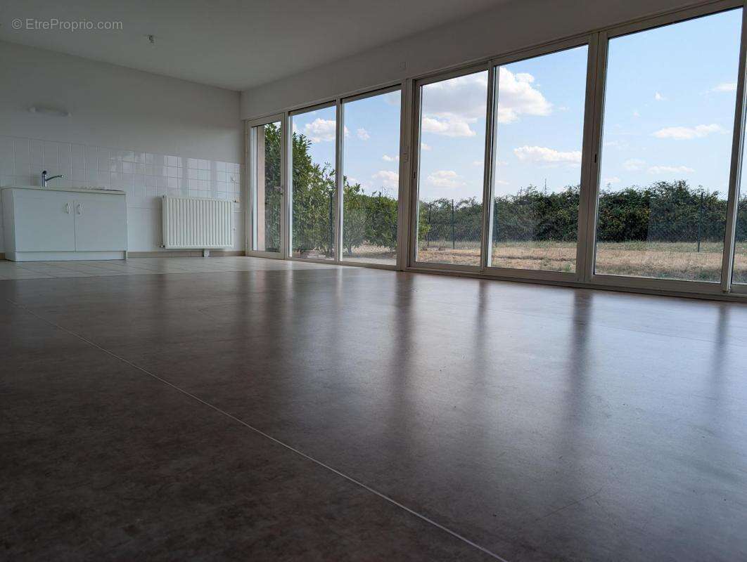 Maison 90 m² à Neuvy  - photo 2