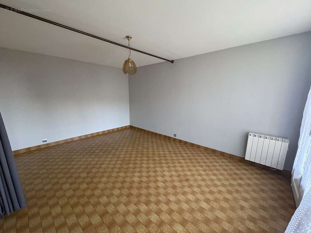 Appartement 36 m² à Aubenas  - photo 6