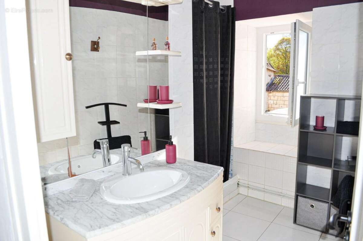 Maison à SAVIGNAC-LES-EGLISES