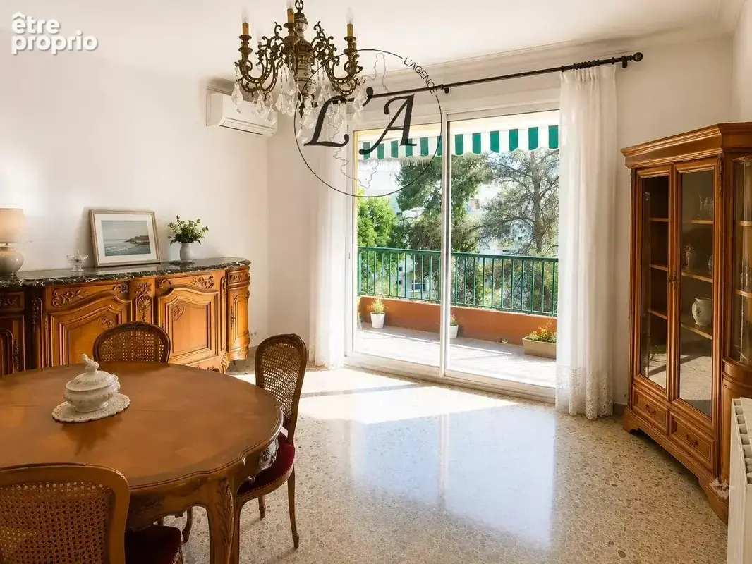 AJACCIO – Beau T2 de 58 m², terrasse et parking - photo 5