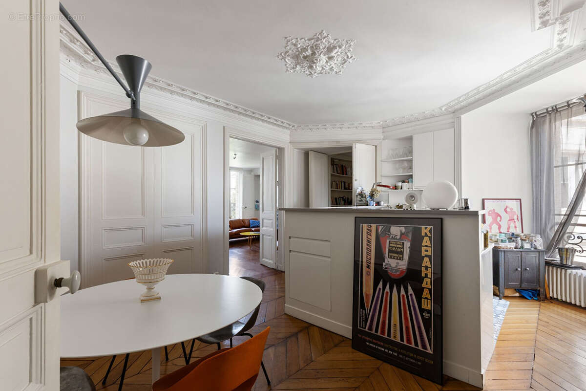 Appartement à PARIS-3E