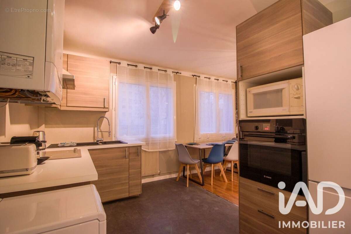 Appartement 77 m² à Oullins  - photo 2