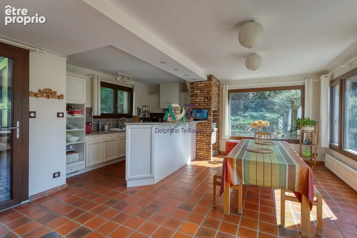 Maison 9 pièces 210 m² à vendre à Saint-Martin-D'uriage (38410) - photo 7