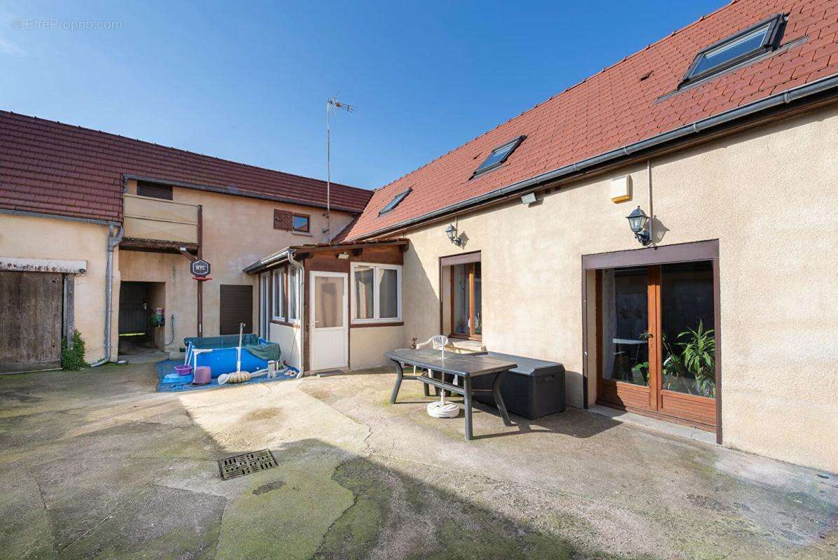 Maison à VILLENAUXE-LA-GRANDE