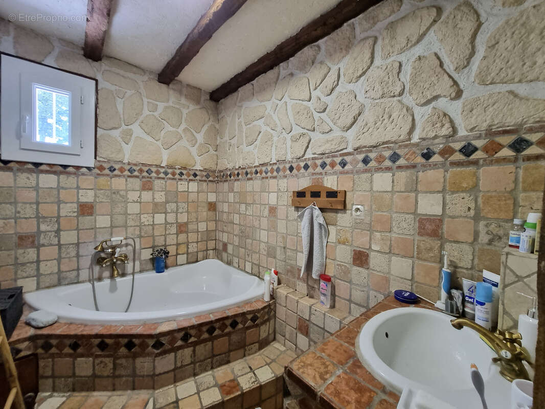 Maison à REGUSSE