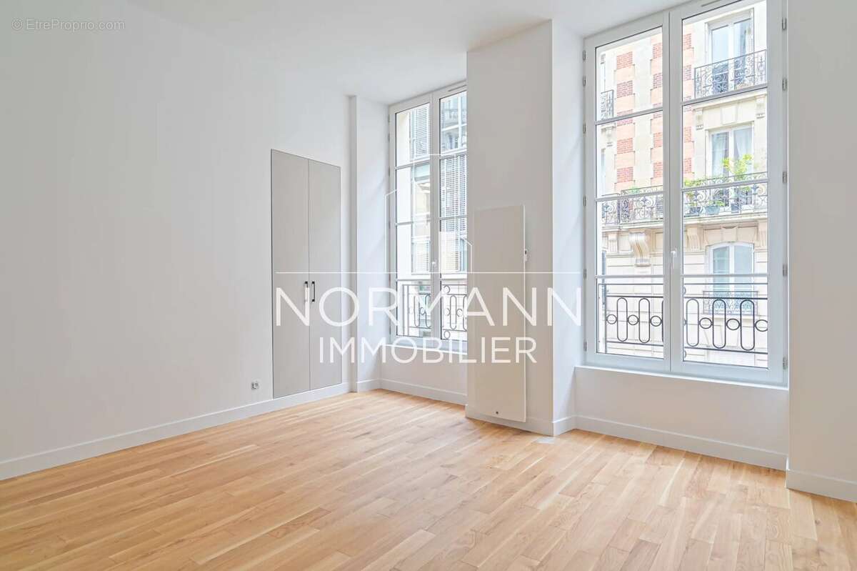 Appartement à PARIS-7E