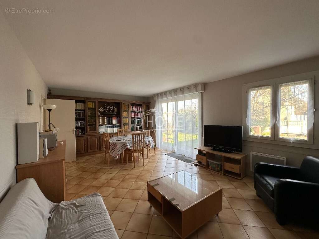 Maison à COULOMMIERS