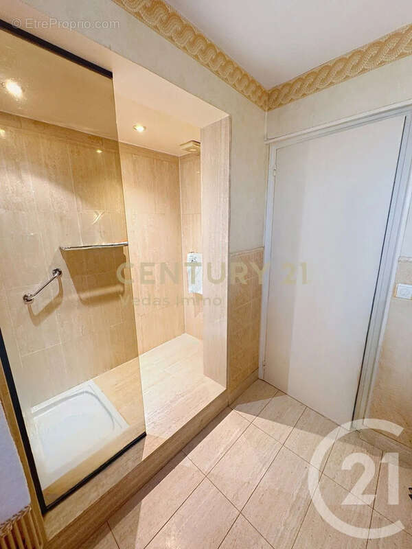 Maison 188 m² à Saint-Jean-De-Vedas  - photo 15