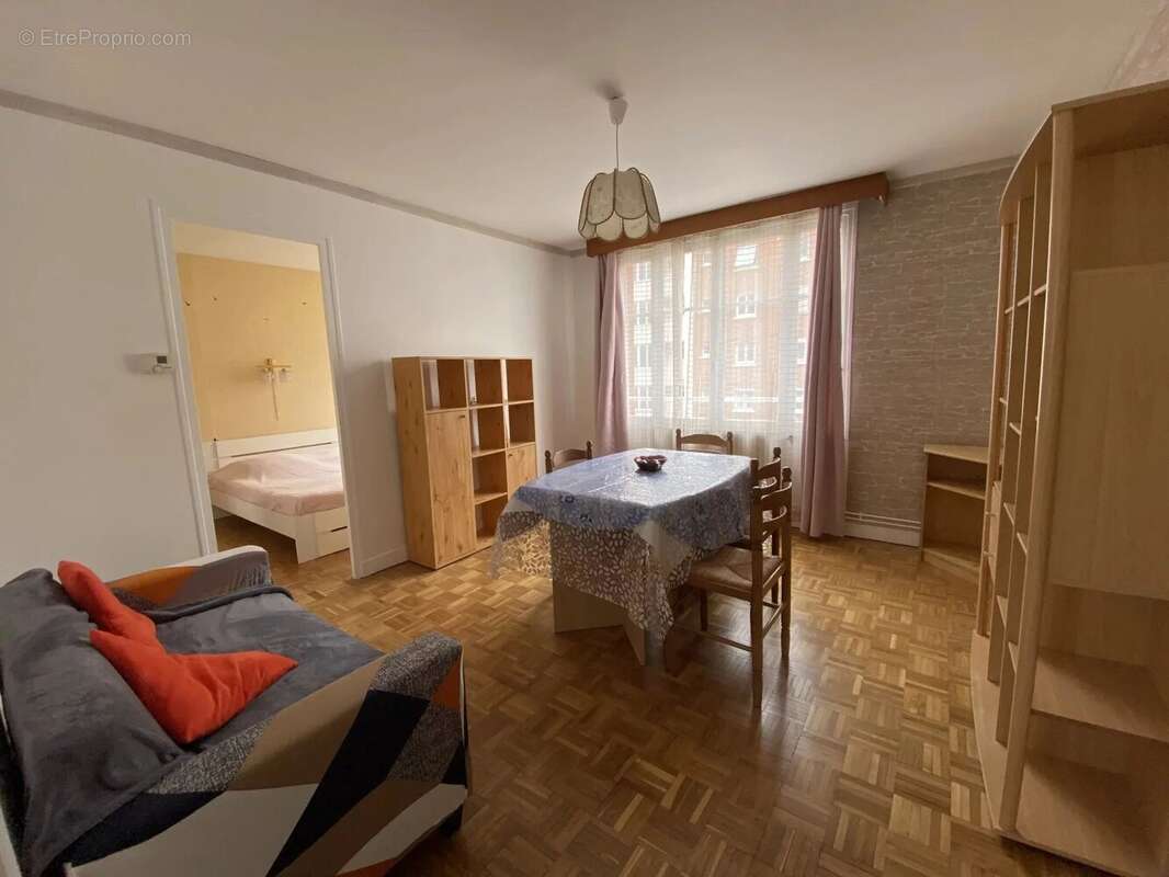 Appartement à MONTROUGE