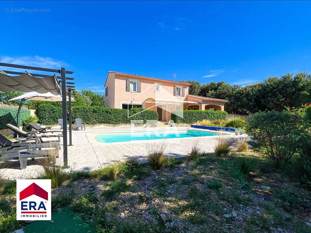 Maison à PERNES-LES-FONTAINES