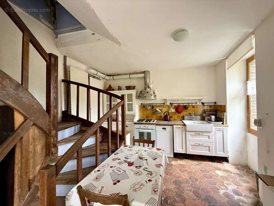 A vendre : ensemble immobilier de charme avec deux maisons et - photo 3