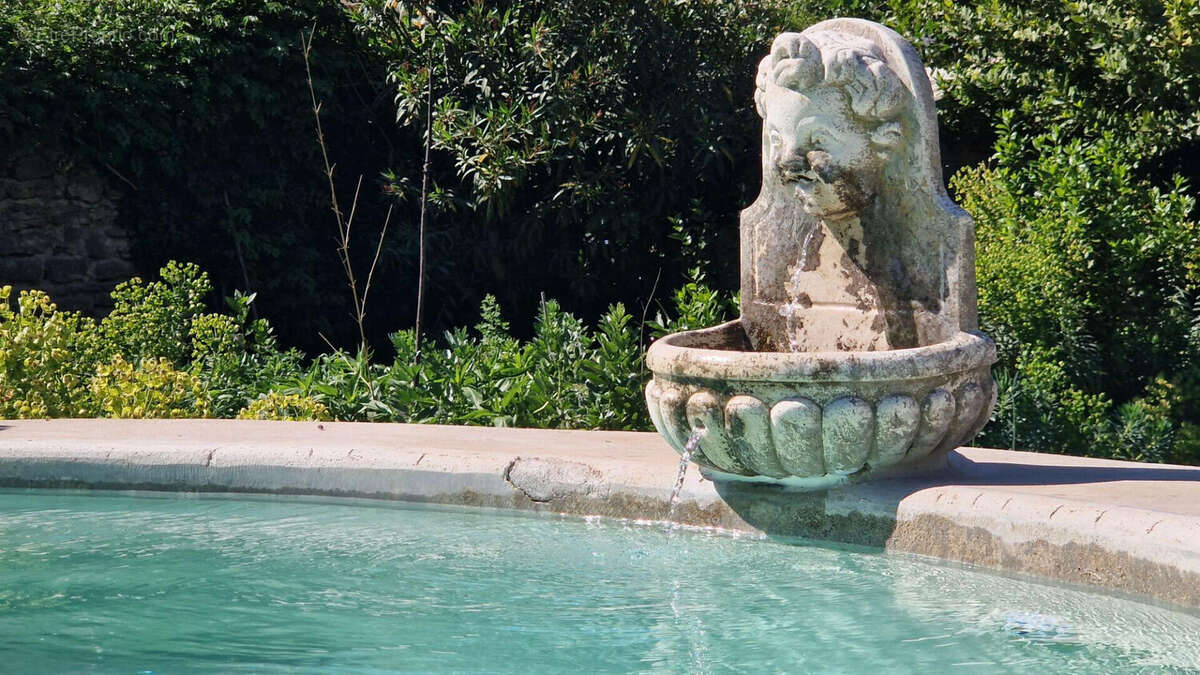 Maison à SAINTE-CECILE-LES-VIGNES