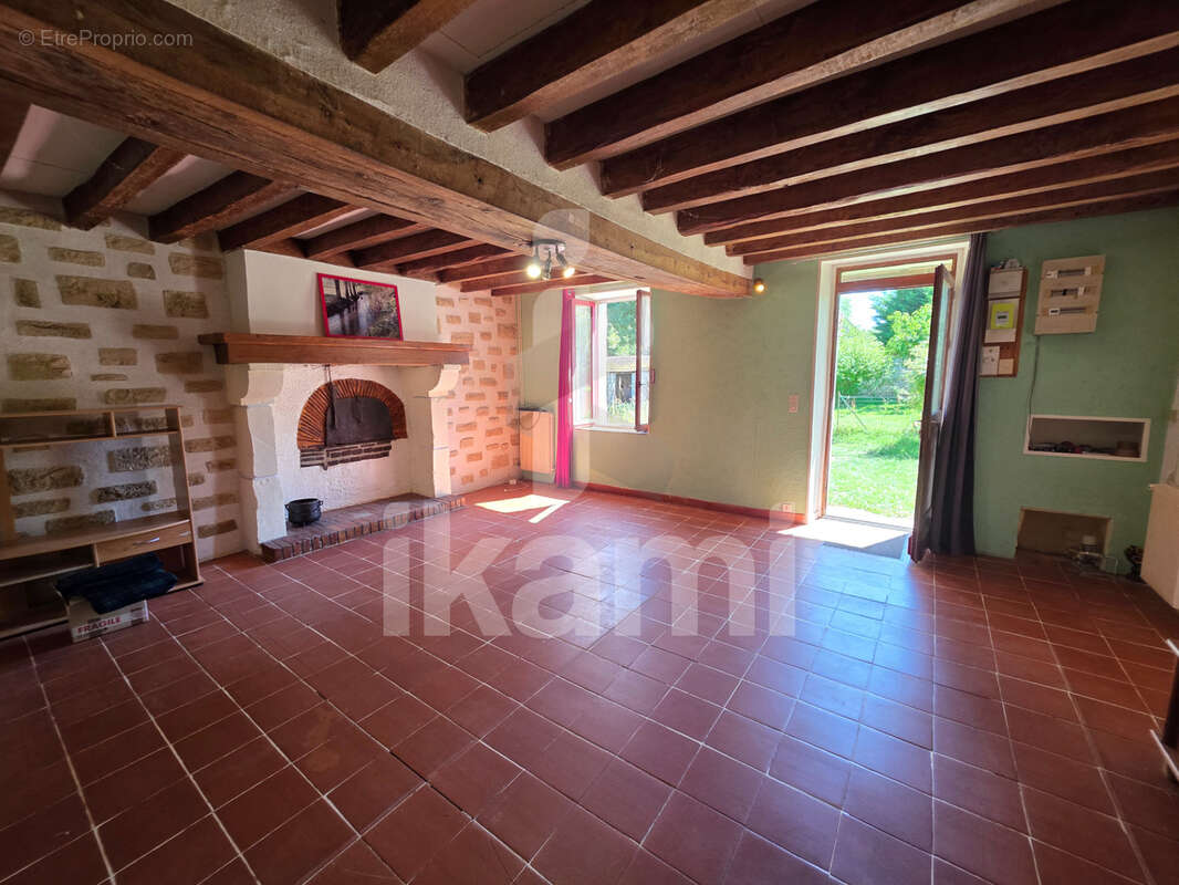 Magnifique longère 184m2 sur terrain arboré de 2761m2 en bord de rivière - photo 4