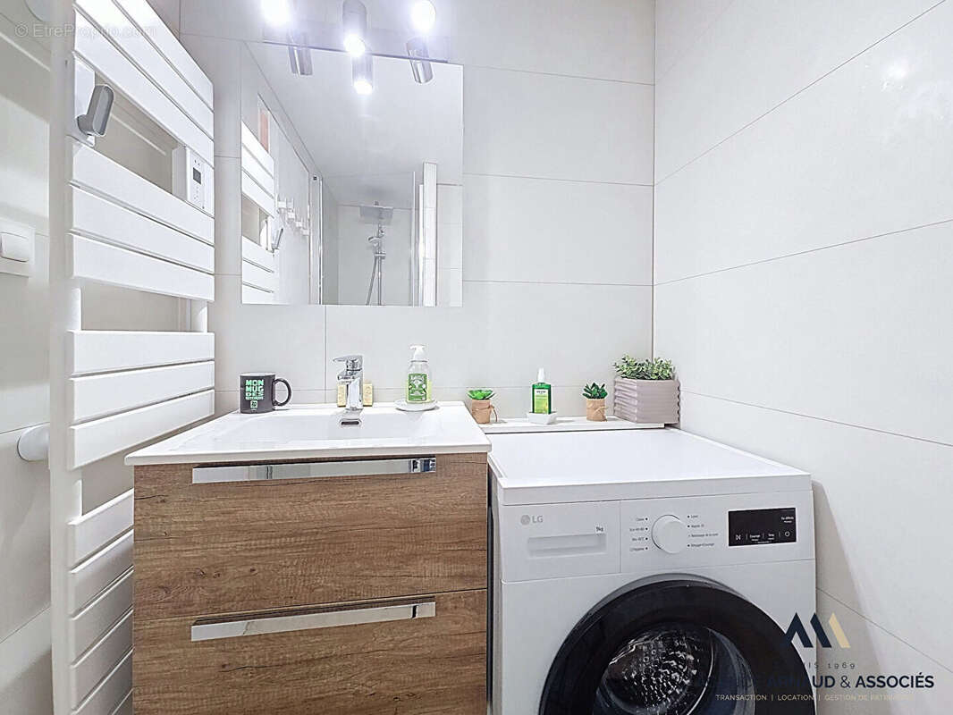 Appartement à SAINT-CYR-SUR-MER