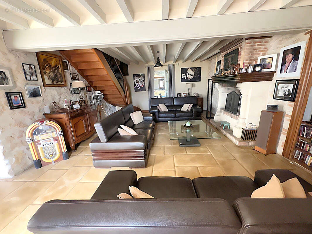 Maison à SAINTE-THORETTE