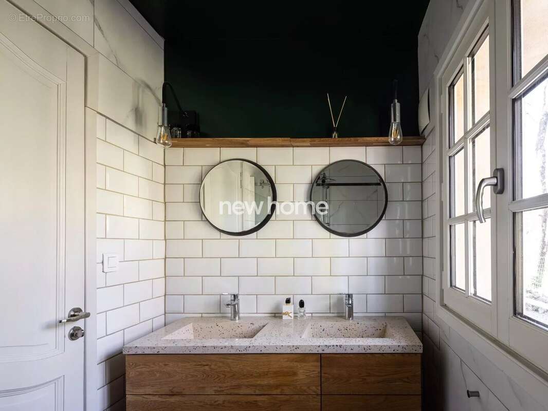 Villa joliment rénovée avec piscine dans un cadre verdoyant - photo 18