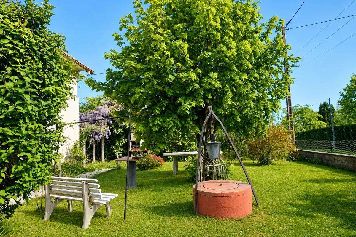 Maison louée 5 pièces avec grand jardin à Chaptelat - photo 10