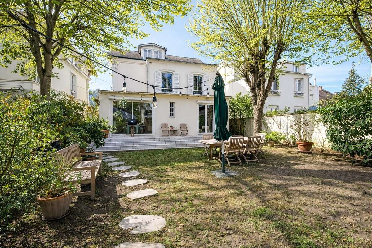 Maison à LE VESINET
