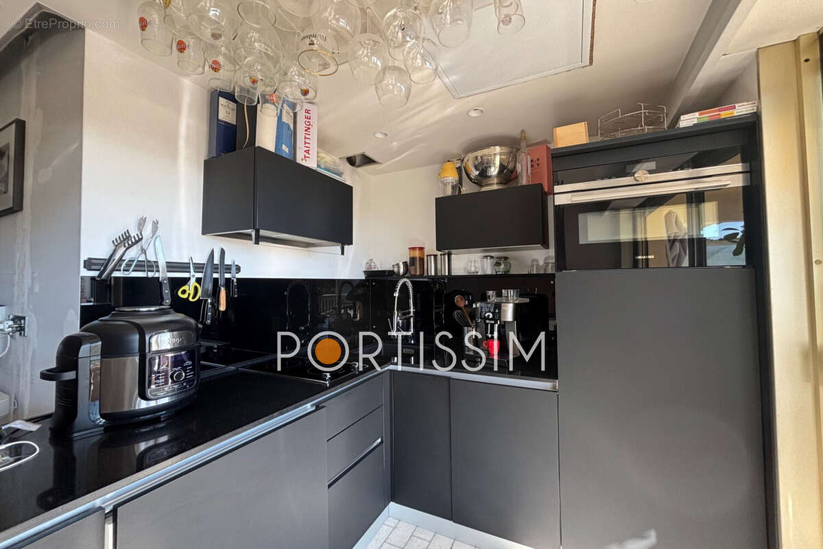 Appartement à SAINT-LAURENT-DU-VAR