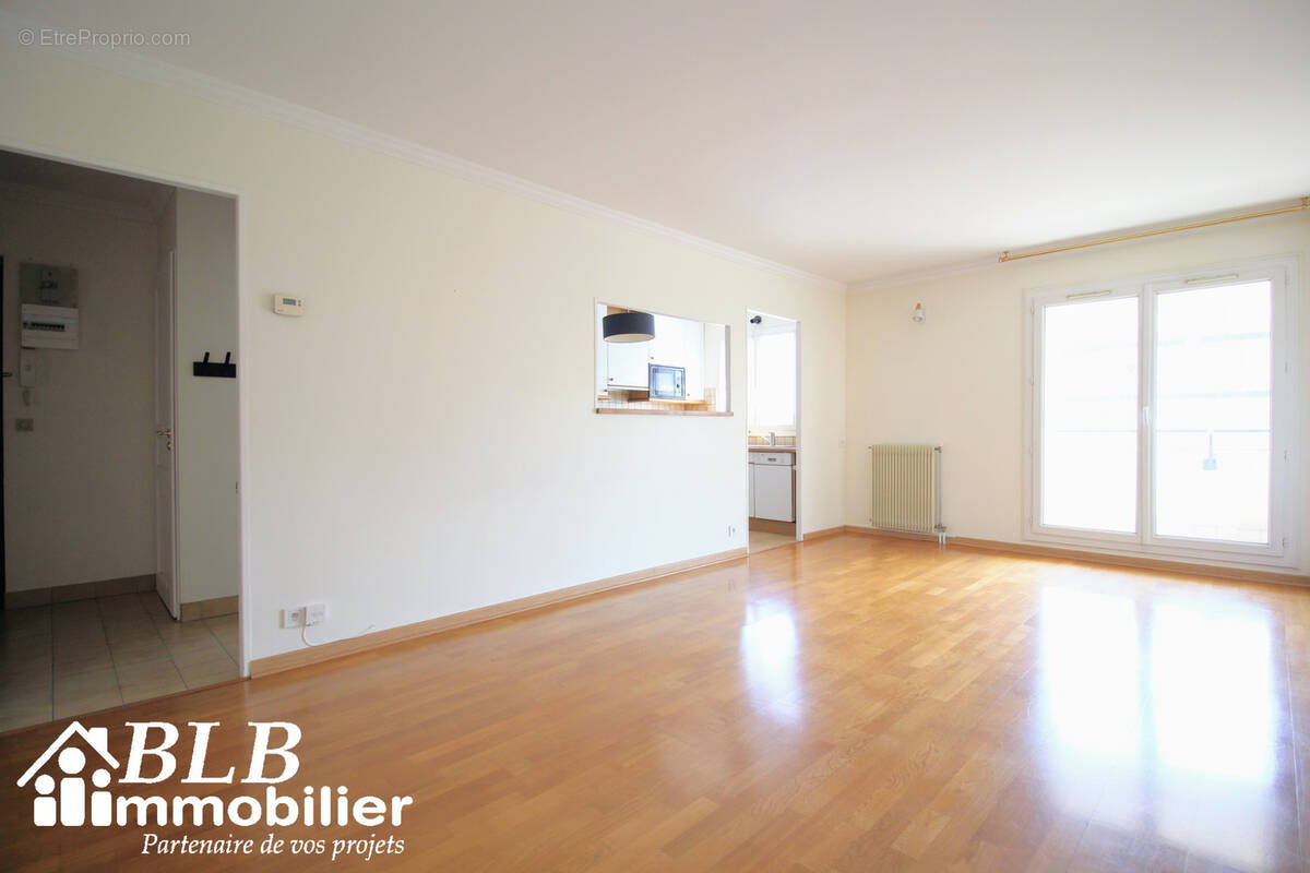 Appartement à MONTIGNY-LE-BRETONNEUX