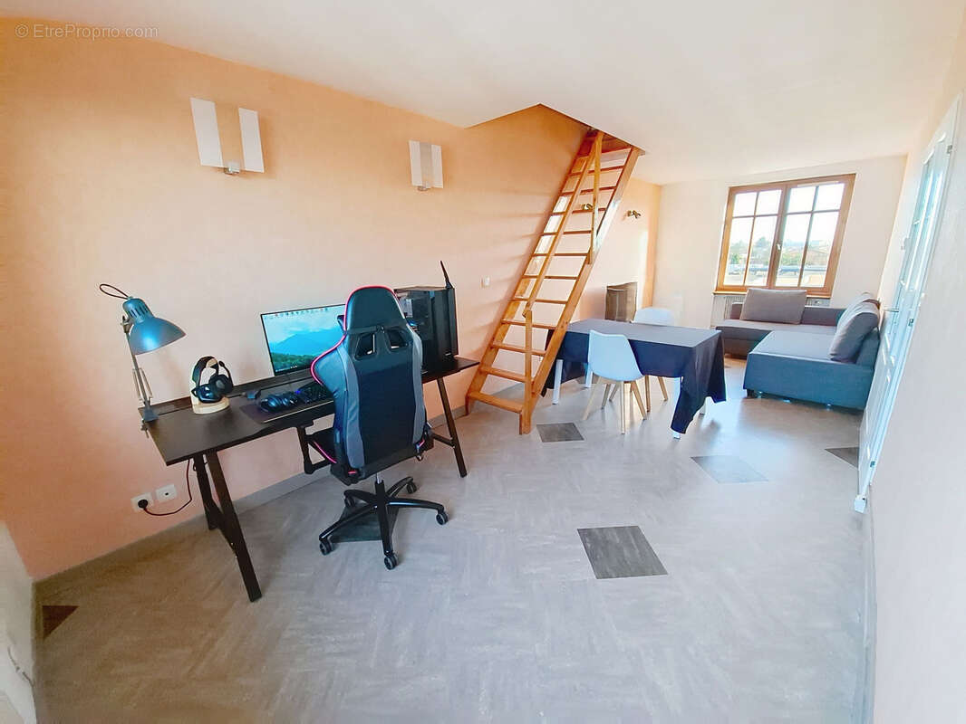 Appartement à SATHONAY-CAMP