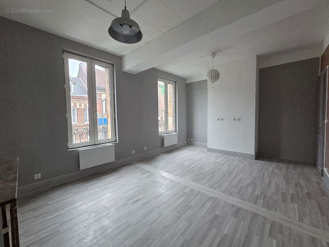 Maison à SAINT-QUENTIN