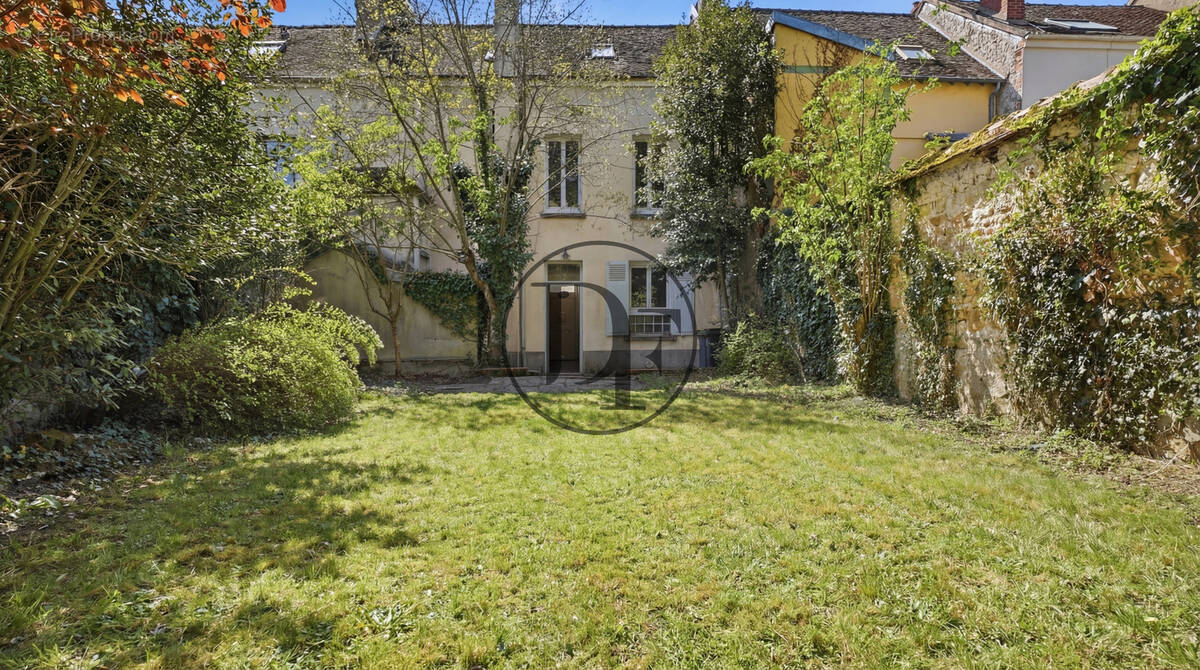 Maison à FONTAINEBLEAU
