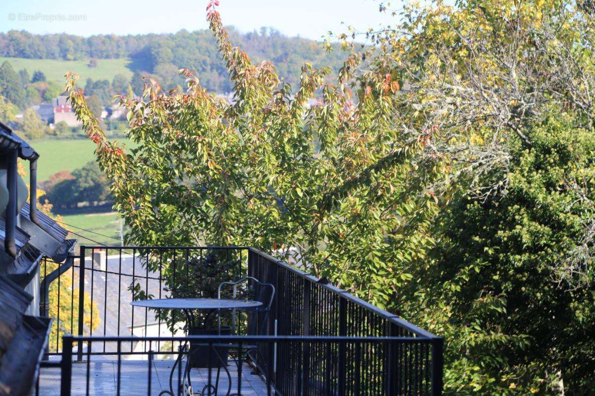 Maison à CUSSY-EN-MORVAN