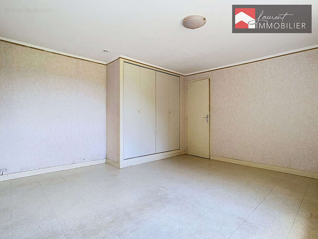 A VENDRE: Maison familiale avec hangar à BRIENNE - photo 17