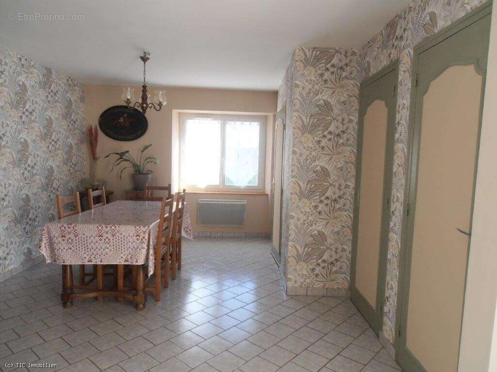 Maison à SAUZE-VAUSSAIS