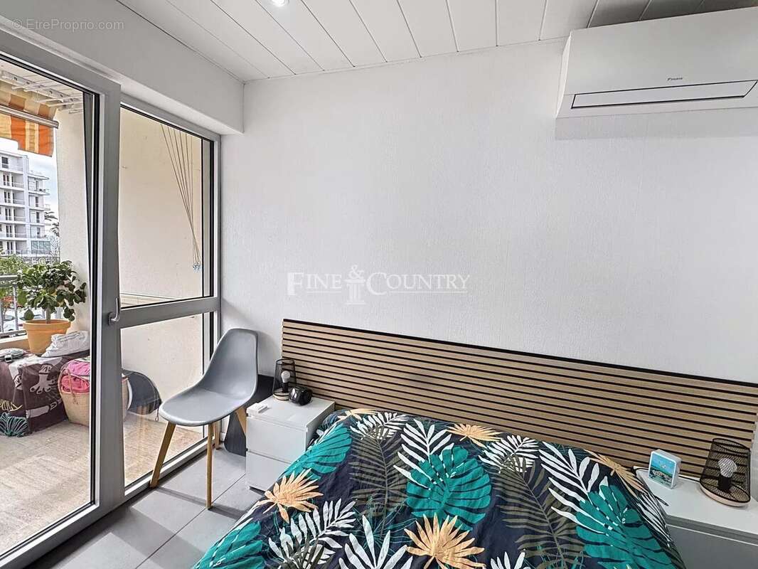 Appartement à VALLAURIS