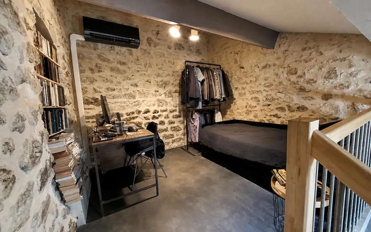Maison de 10 pièces de 196 m² à Saint-Paul-le-Jeune - photo 14
