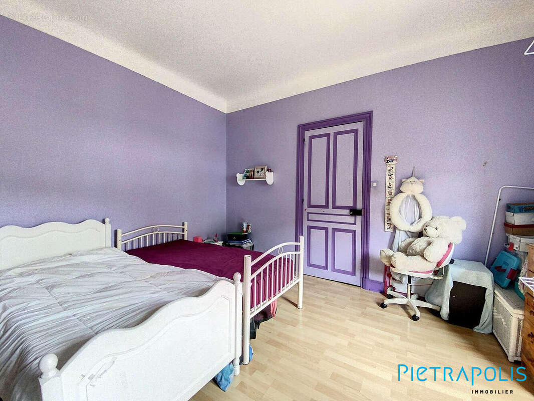 Maison 205 m² à Tarare  - photo 4