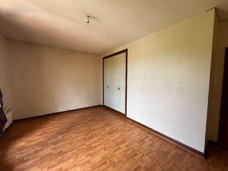 Aiguillon - Maison sur sous-sol des années 80 spacieuse - photo 14