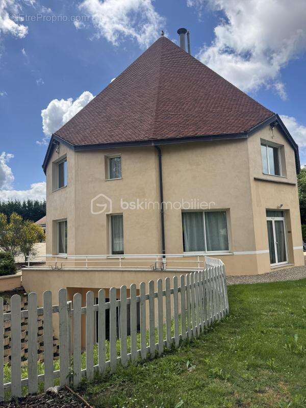 Maison à AUXERRE