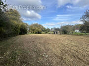 Terrain à MAGNAC-BOURG