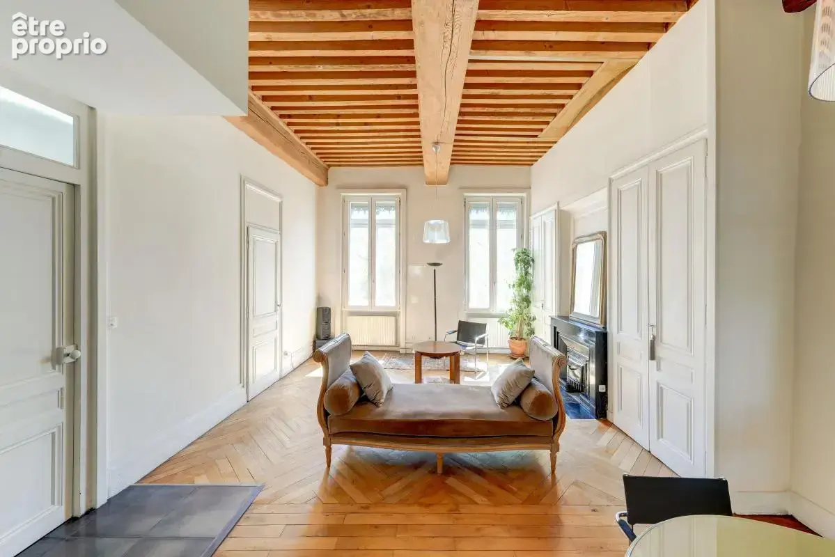 Appartement charmant type T3/T4 de 98 m2 avec une jolie vue dégagée et sans vis à vis à Caluire et cuire - photo 2
