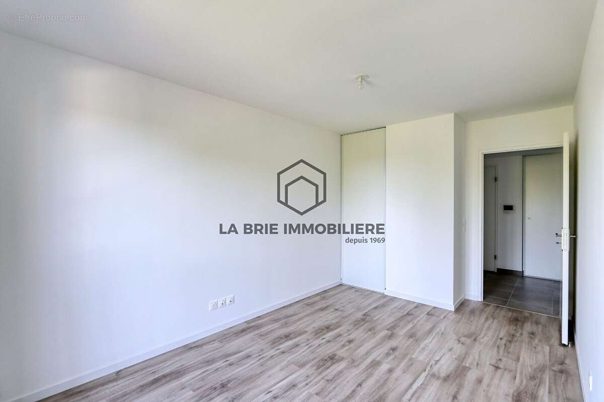 Appartement 50 m² à Chennevieres-Sur-Marne  - photo 7