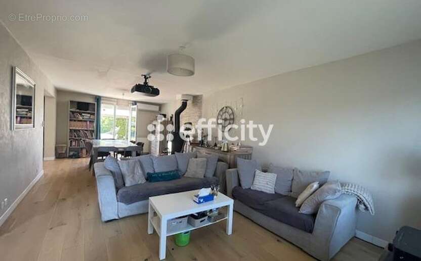 Maison à SAINT-MAURICE-L'EXIL